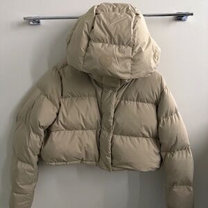 LULULEMON TAN/CREAM CROPPED PUFFER JACKET